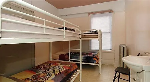 C&N Backpackers Hostel Vancouver